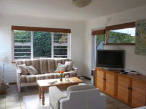 Erica Cottage Lounge 1